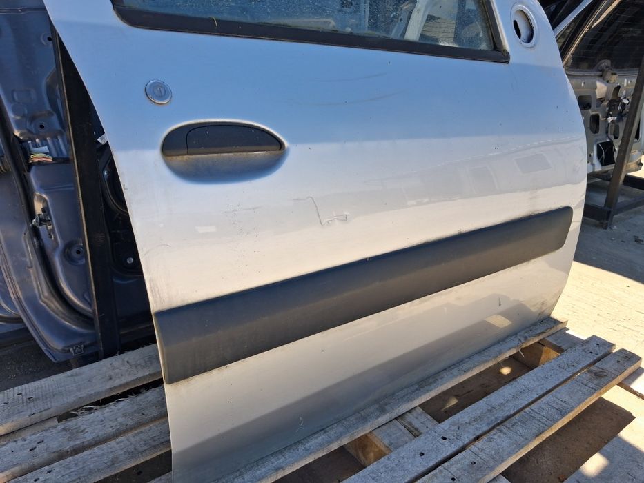 Врата Dacia Logan 2010г.