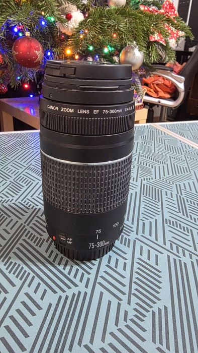 Vand obiectiv Canon 75-300mm f/4-5.6 III – stare foarte buna
