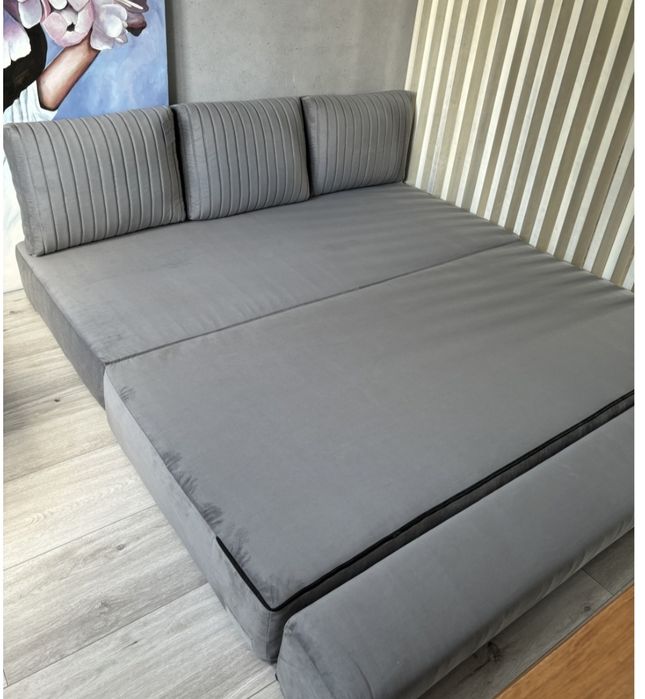 Продам безкаркасный диван