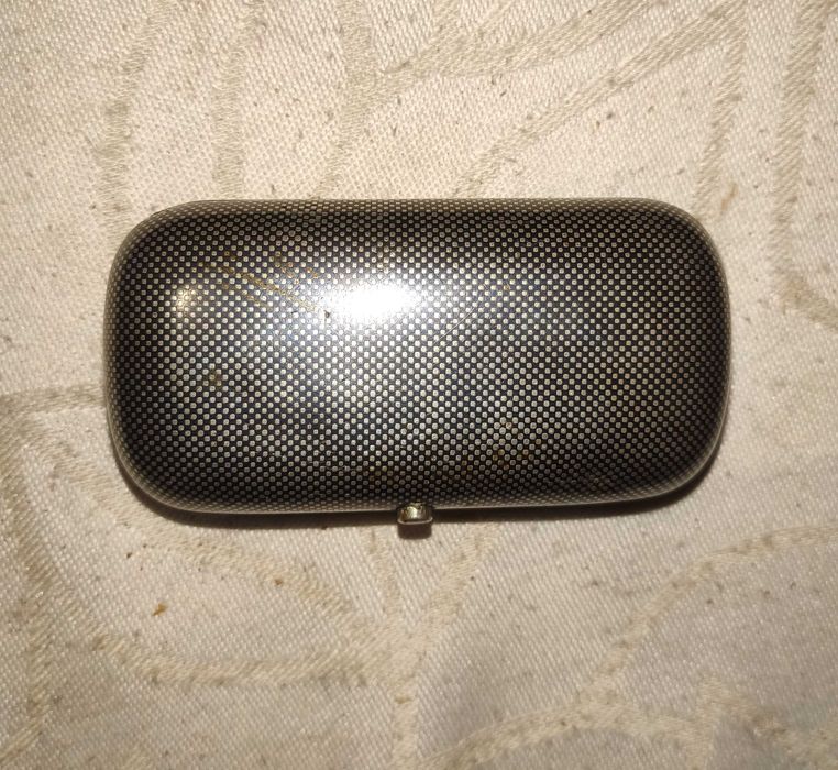 Табакера - сребърна 95,9 грама.