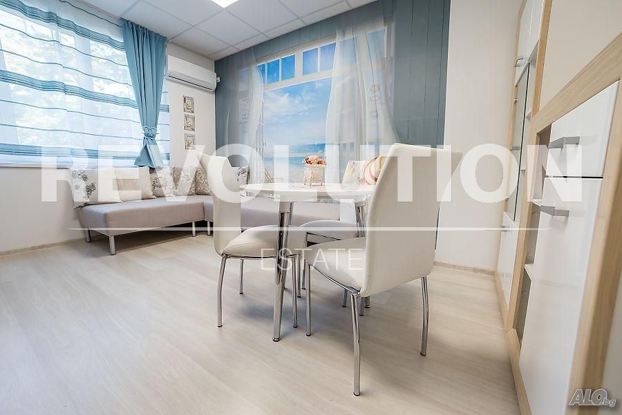 Дава се под наем Двустаен апартамент в Варна, Червен площад - 52 кв.м за 600 € - Снимка #1