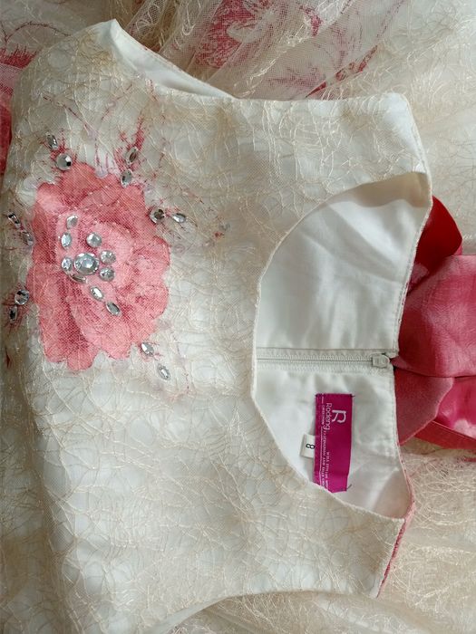 Продаю два детских платья