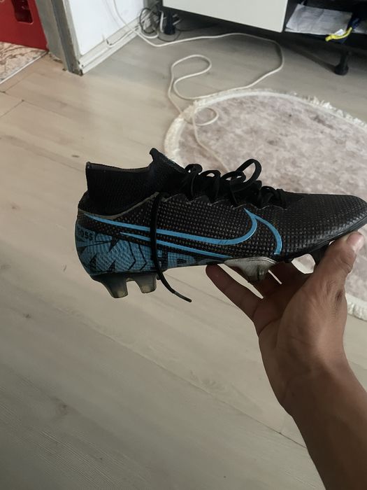 Ghete nike acc marimea 38.5 vand urgent !!