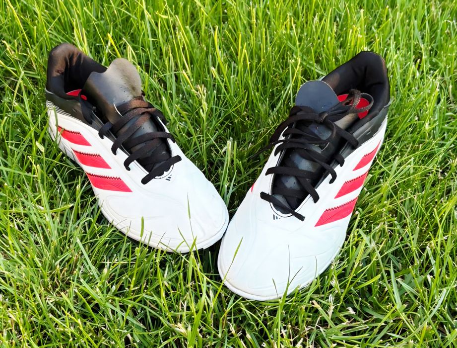Ghete Adidas fara crampoane nr 40