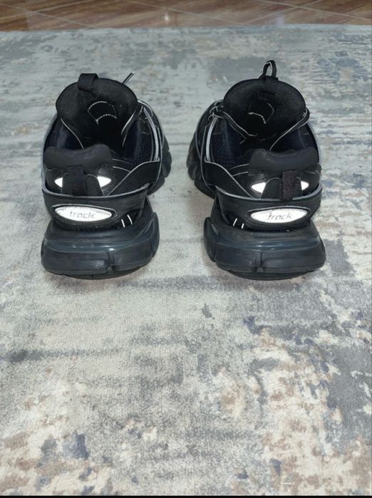 Balenciaga track