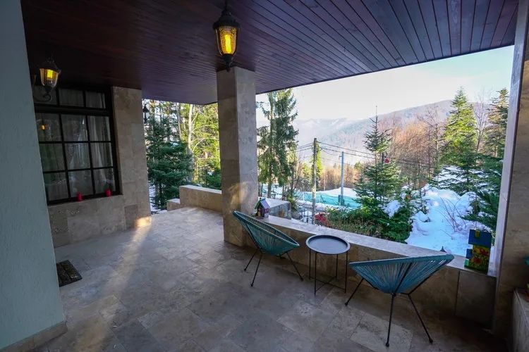 Дава се под наем Къща в к.к. Пампорово - 690 кв.м за 994.5 € - Снимка #3