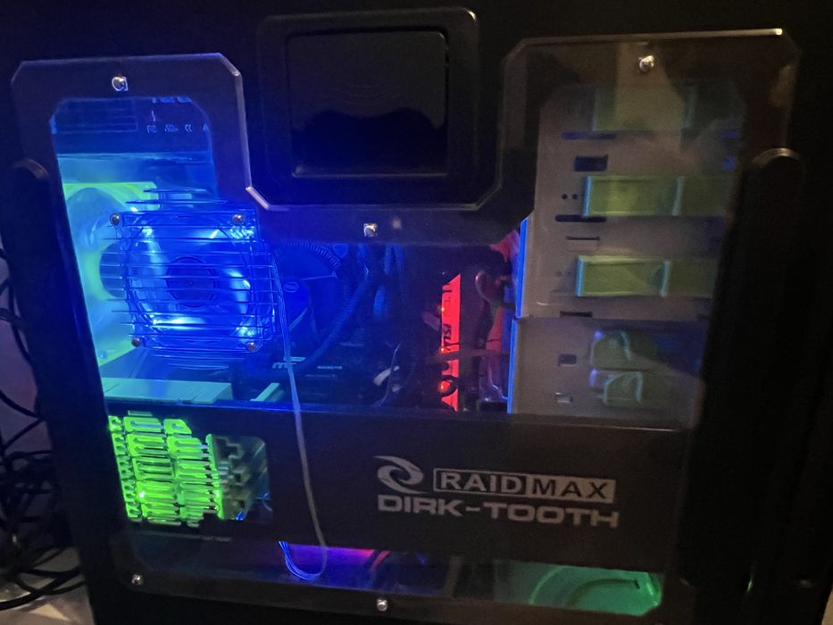 Vand PC complet cu carcasa SMILODON Raidmax Gaming Development Selimbar ...
