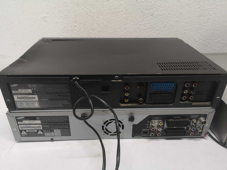 DVD/Video Player / Samsung / Sharp