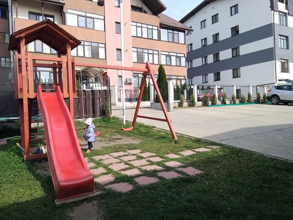 Pers fizica: Inchiriez apartament cu 2 camere si loc parcare la 800m de Popas Pacurari