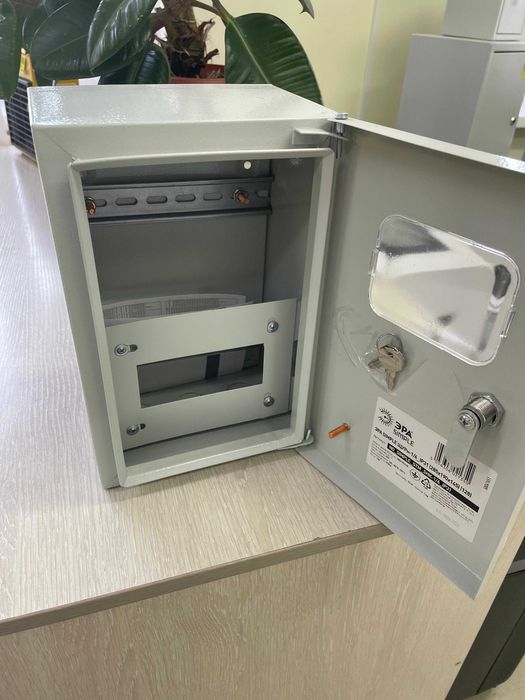 Корпус металлический и пластиковый