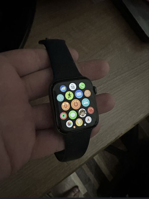 Apple Watch SE оригинальные часы