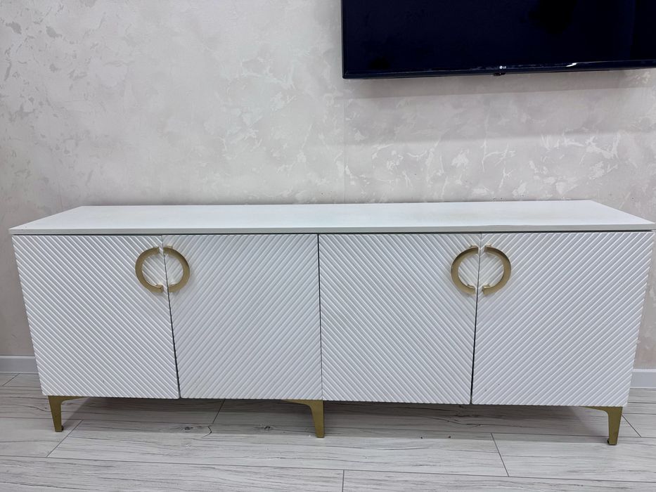 Продается тумба под телевизор