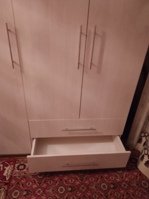 Продам спальный гарнитур