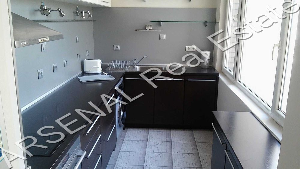 Дава се под наем Тристаен апартамент в София, Център - 130 кв.м за 750 € - Снимка #2