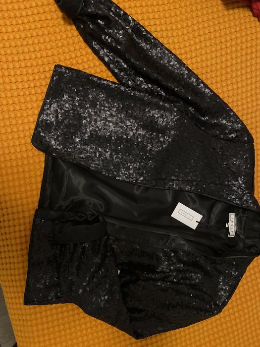 Черно Сако/ Връхна Риза с пайети