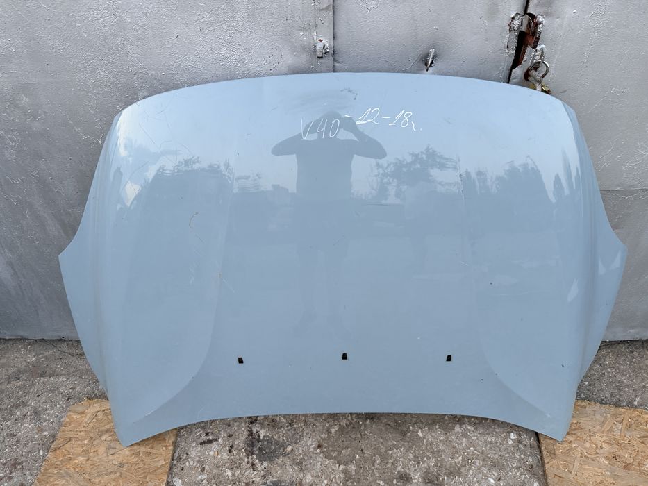 Преден капак за Volvo V40 Волво В40  2012-2019г