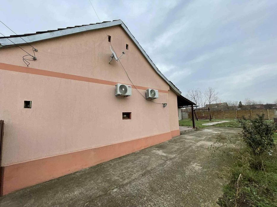 Vând casă în deta judetul timiș