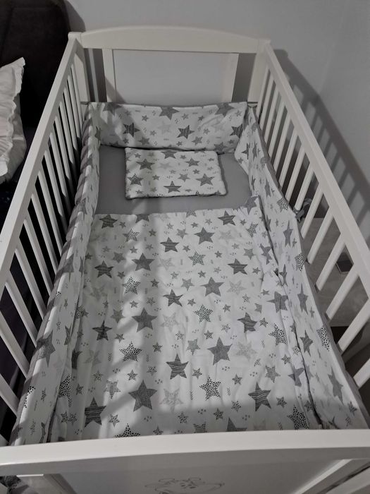 Mama și copilul pătuț bebeluși
