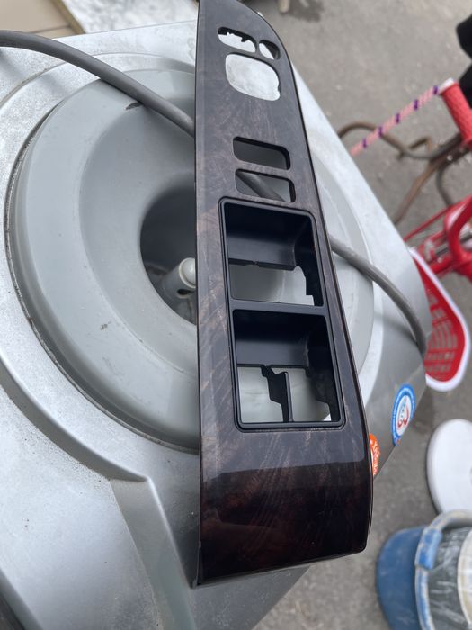 Для камри 55 левая сторона а также в наличии коса