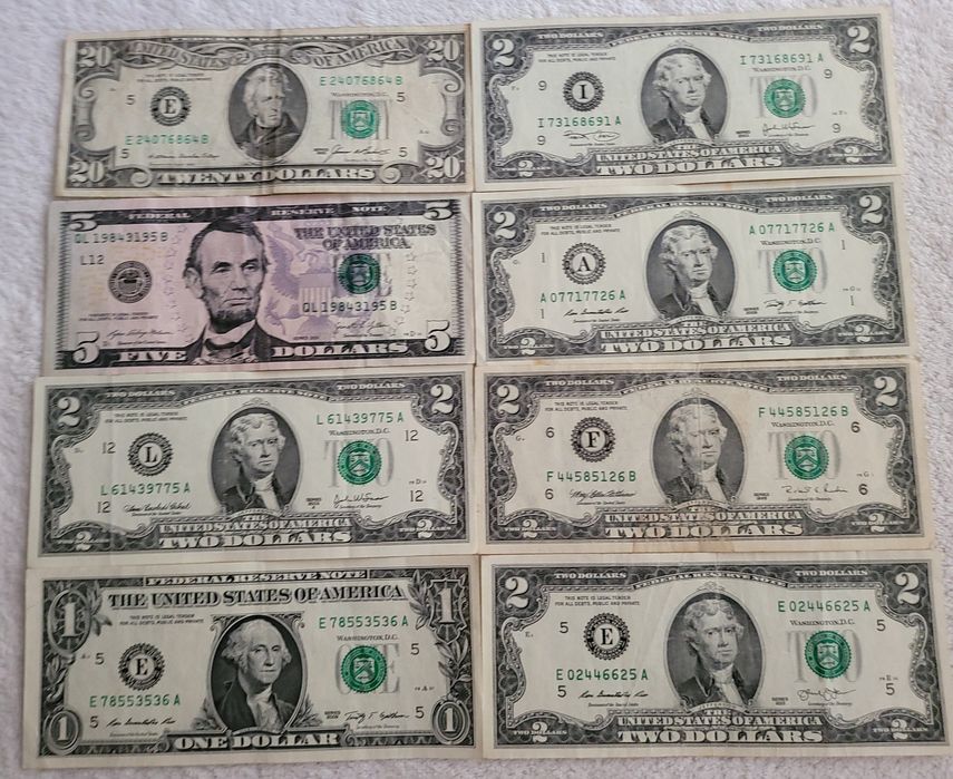 Lot 130 bancnote dolari