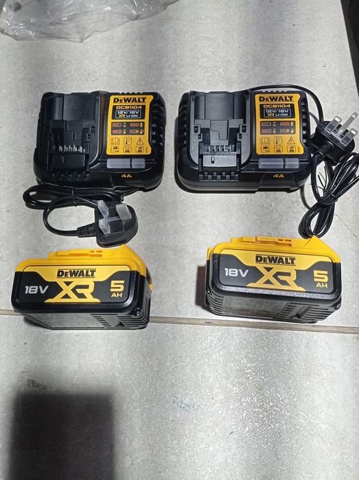 Батерии и бързо зарядно dewalt