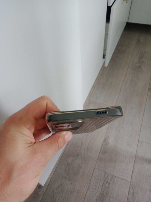 Продам телефон Vivo y19s