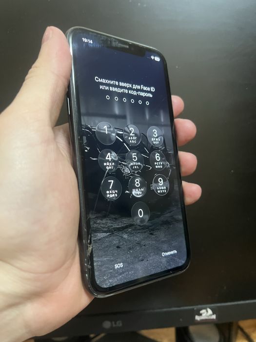 Продам айфон 11