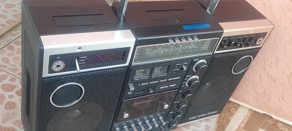 Радиокасетофон  Universum 8800 Senator