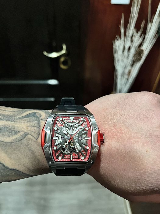 Уникален часовник QUANTUM