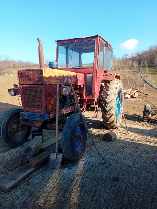 Tractor utb 650     .