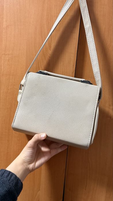 Продам сумку бежевая