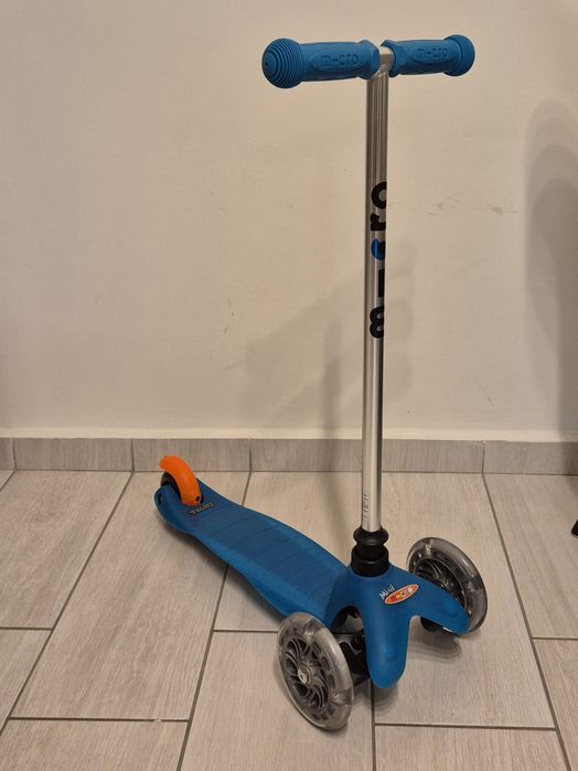 Trotineta Micro Mini Classic Albastra - noua