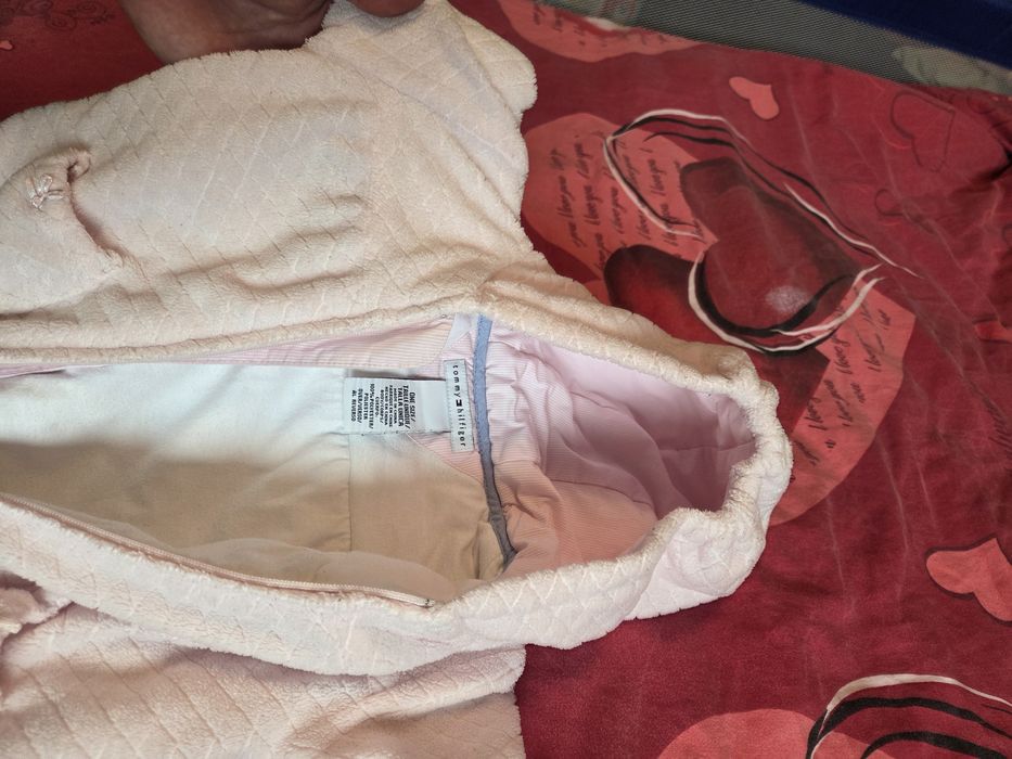 Combinezon/ Salopeta ptr fetite Tommy Hilfinger mărimea  56 cm lungime