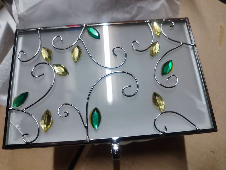 Шкатулки разные .