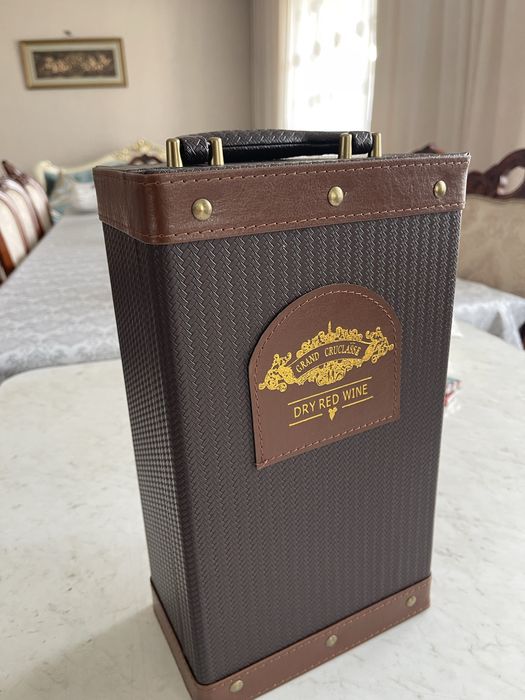 Кожаная коробка для вина