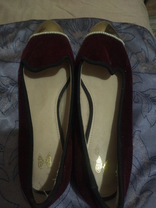 Продам недорого новые туфли