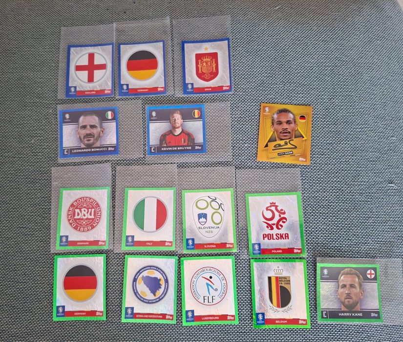 Paralele albastre si verzi euro2024 topps