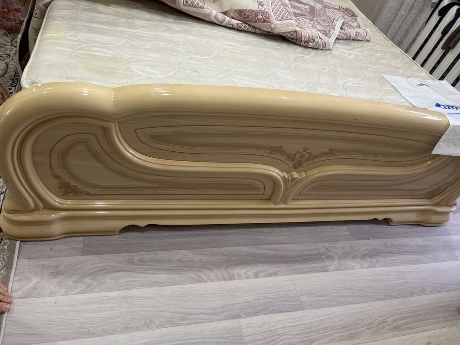 Спальный кровать