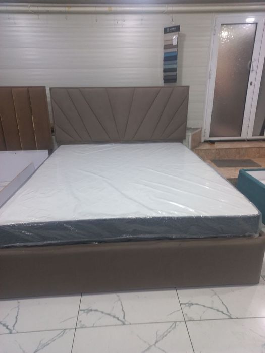 spalniy spalni kravat karavot  nalichida sotiladi