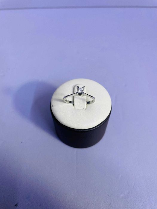 Золотое кольцо с бриллиантом / СА286604