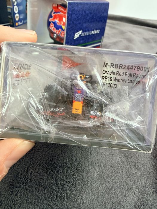 Red bull rb19 Las Vegas gp World champion Max Verstappen 1:43 Spark F1