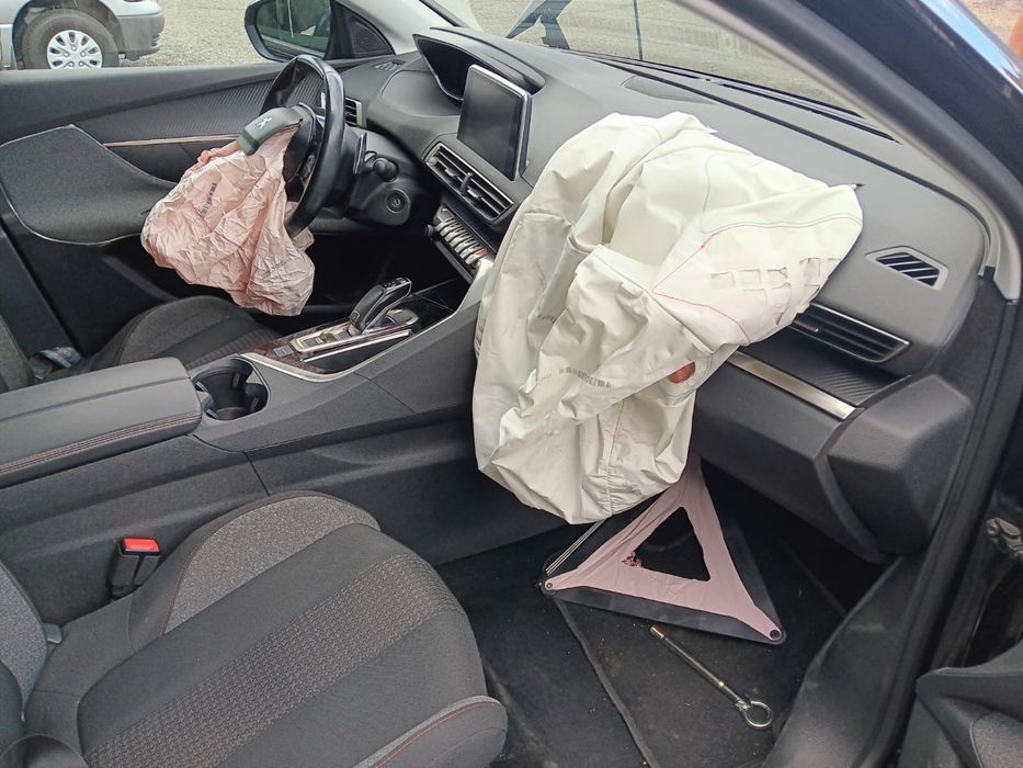 PEUGEOT 3008 2019
