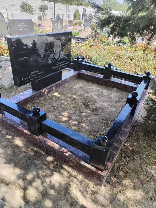 yodgorliklar qabr toshlari. Памятники надгробные