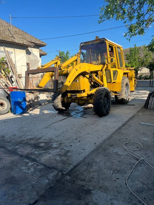 Vând buldoexcavator Benfra