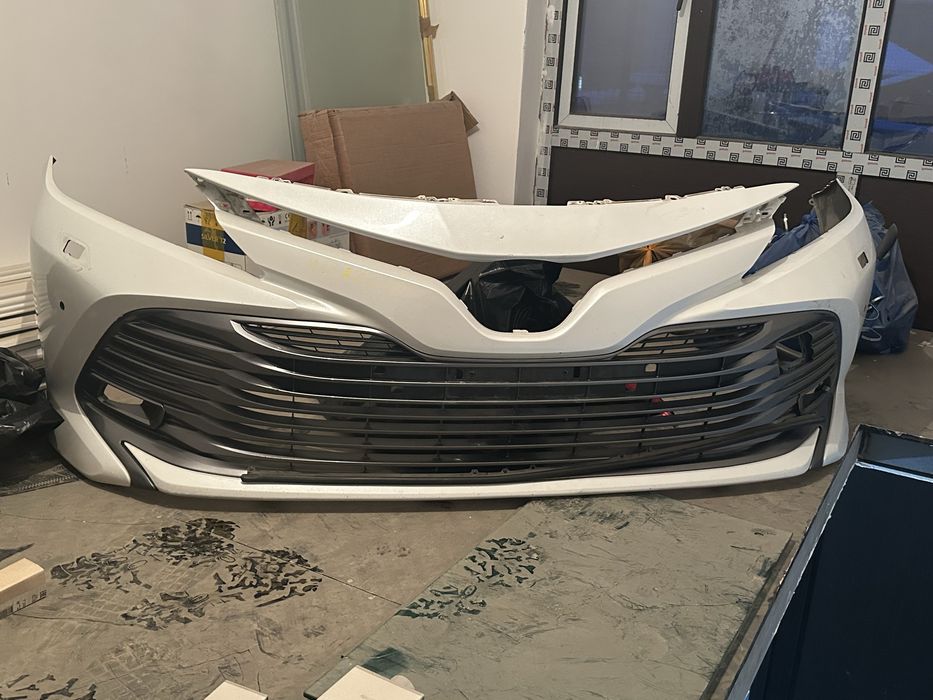 Продам передний бампер от Камри 70