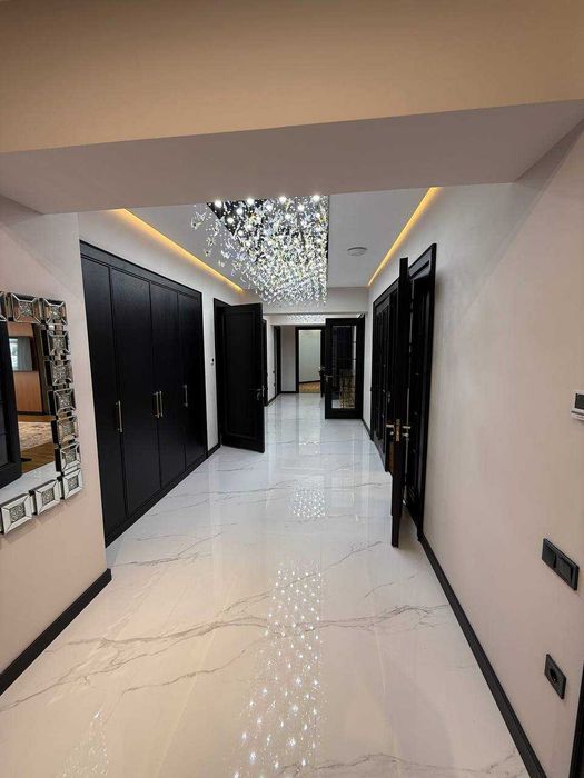 Продаётся стильная 4-комнатная квартира |178 кв.|4 этаж|