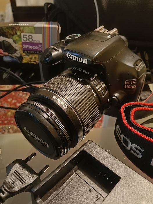 Фотоапарат Canon EOS 1100D
