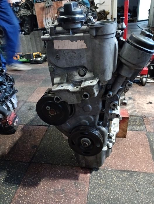 Motor complet fara anexe vw golf 5 vw touran 1.6fsi cod bag