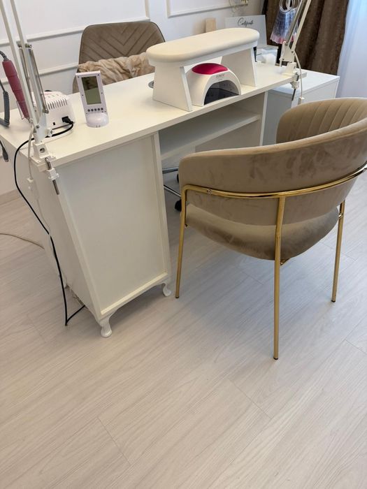 Vand masa de manichiura Turbo Nails System cu aspirator incorporat