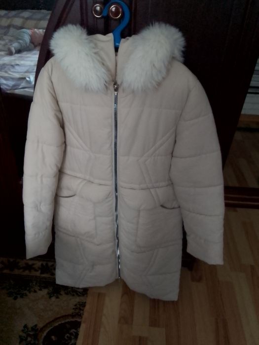 Продаётся куртка женская б/у в отличном состоянии